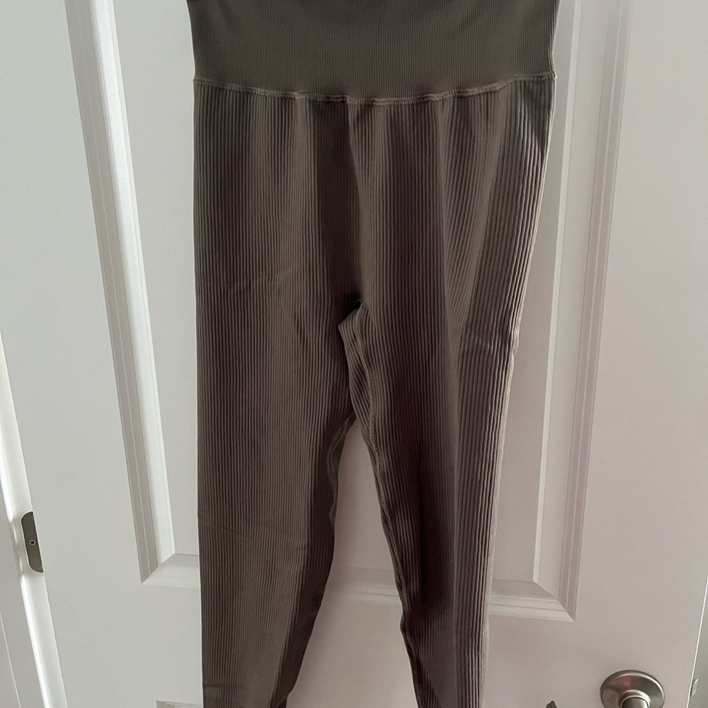 Calvin Klein High-Waisted Ribbed Leggings